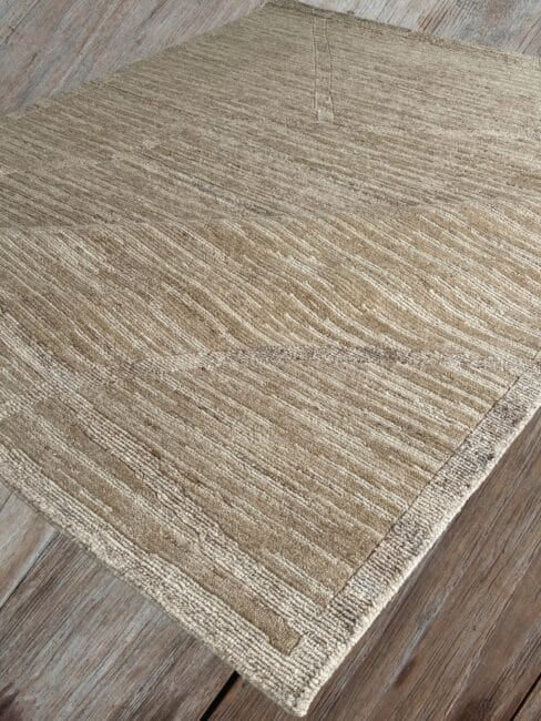 HANDKNOTTED NEPALEASE